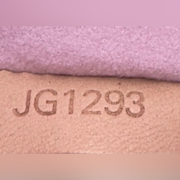 🩷Louis Vuitton Monogram Giant By The Pool 2.0 Elizabeth Pencil Pouch Rose🩷 - Picture 4 of 16